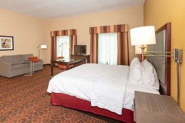 هتل Hampton Inn Suites Jacksonville Airport