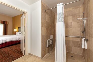 هتل Hampton Inn Suites Jacksonville Airport