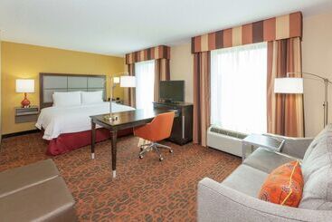 هتل Hampton Inn Suites Jacksonville Airport