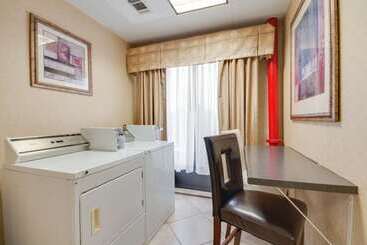هتل Hampton Inn & Suites Las Cruces I 25