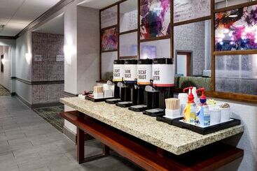 هتل Hampton Inn & Suites Mobile I 65@ Airport Blvd