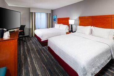 هتل Hampton Inn & Suites Mobile I 65@ Airport Blvd