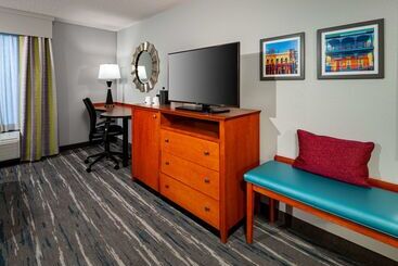 هتل Hampton Inn & Suites Mobile I 65@ Airport Blvd