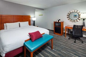 هتل Hampton Inn & Suites Mobile I 65@ Airport Blvd