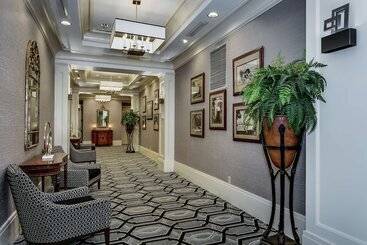 هتل Hampton Inn & Suites Mobile  Downtown Historic District