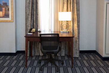 هتل Hampton Inn & Suites Providence Downtown