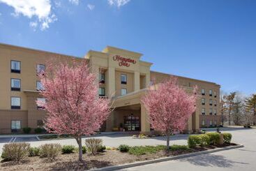 هتل Hampton Inn Garden City Long Island