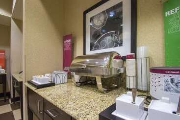 هتل Hampton Inn Greenville