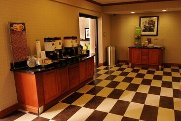 هتل Hampton Inn Omaha West Lakeside