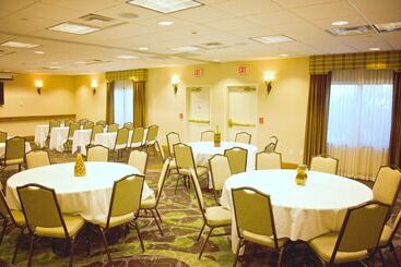 هتل Hampton Inn And Suites College Station