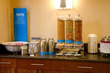 هتل Hampton Inn And Suites College Station