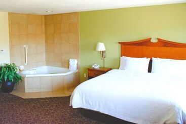 هتل Hampton Inn And Suites College Station