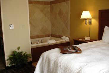 هتل Hampton Inn & Suites Columbia At University