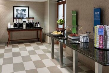 호텔 Hampton Inn & Suites Davenport
