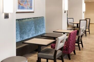 호텔 Hampton Inn & Suites Davenport