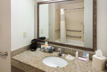 호텔 Hampton Inn & Suites Davenport