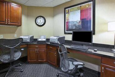 هتل Hampton Inn & Suites Wichita Northeast
