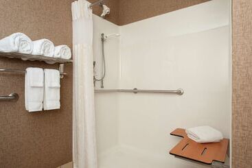 هتل Hilton Garden Inn Columbus/edinburgh