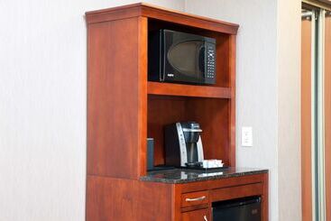 هتل Hilton Garden Inn Columbus/edinburgh