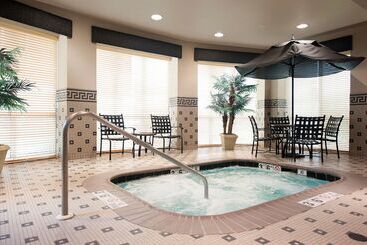 هتل Hilton Garden Inn Columbus/edinburgh