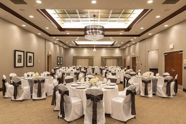 هتل Hilton Garden Inn Columbus/edinburgh