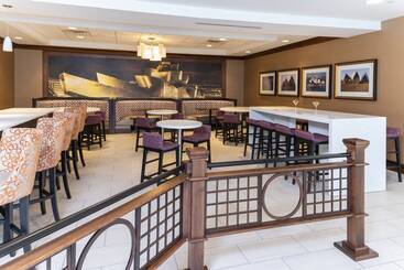 هتل Hilton Garden Inn Columbus/edinburgh