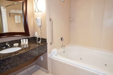 هتل Hilton Garden Inn Columbus/edinburgh
