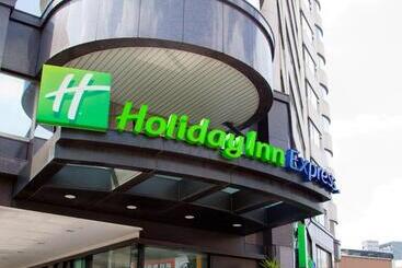هتل Holiday Inn Express Taoyuan, An Ihg