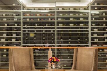 Отель Holiday Inn Johannesburg Rosebank, An Ihg