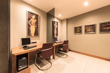 Отель Holiday Inn Johannesburg Rosebank, An Ihg