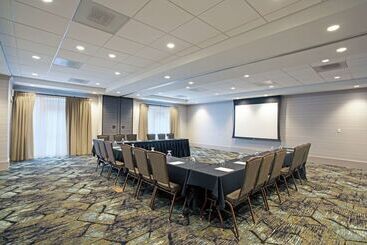 هتل Homewood Suites By Hilton Albany