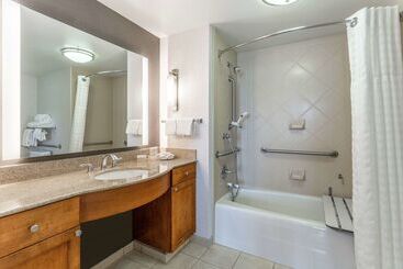 هتل Homewood Suites By Hilton Albany