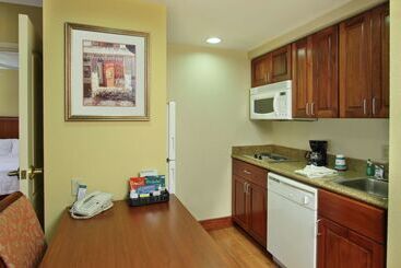 هتل Homewood Suites By Hilton Chesapeakegreenbrier