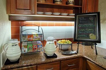 هتل Homewood Suites By Hilton Chesapeakegreenbrier