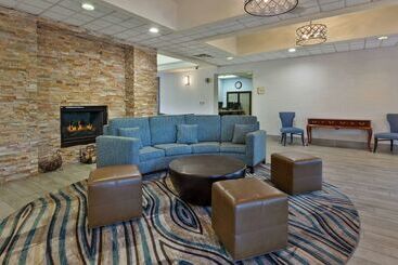 هتل Homewood Suites By Hilton Chesapeakegreenbrier