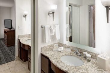 هتل Homewood Suites By Hilton El Paso Airport