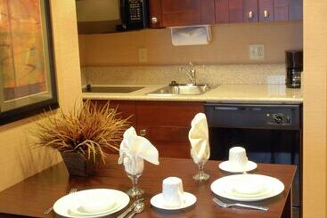 هتل Homewood Suites By Hilton Rock Springs