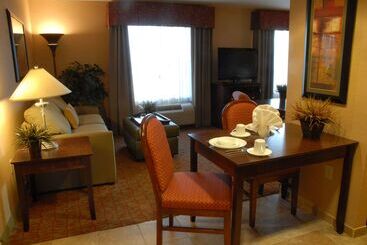 هتل Homewood Suites By Hilton Rock Springs