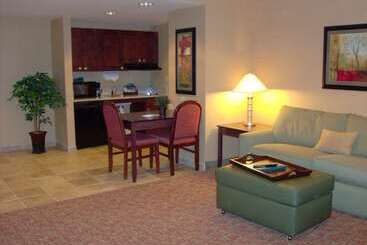 هتل Homewood Suites By Hilton Rock Springs