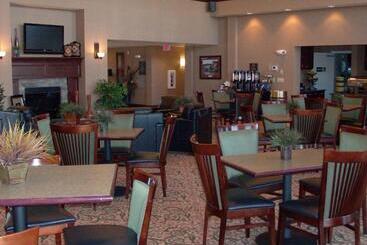 هتل Homewood Suites By Hilton Rock Springs