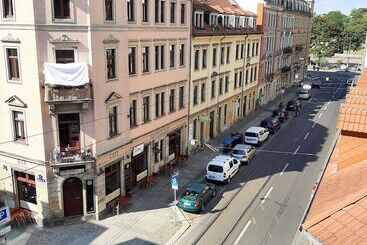 هتل Hostel Lollis Homestay Dresden