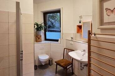 هتل Hostel Lollis Homestay Dresden