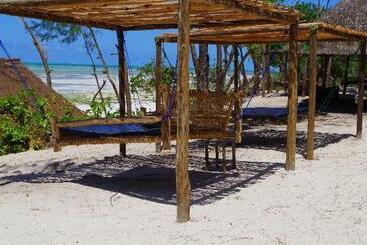 Hotel Mbuyuni Beach Village