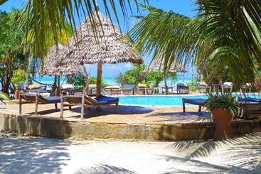 Hotel Mbuyuni Beach Village