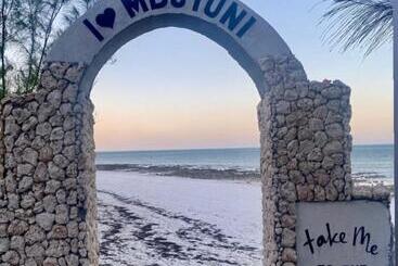 Hotel Mbuyuni Beach Village