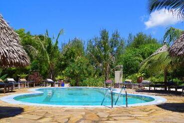 Hotel Mbuyuni Beach Village