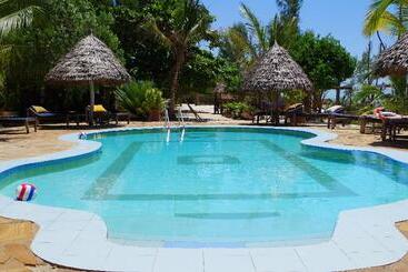 Hotel Mbuyuni Beach Village