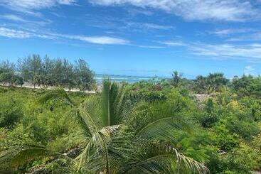Hotel Mbuyuni Beach Village