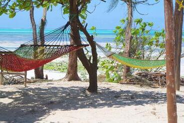 Hotel Mbuyuni Beach Village