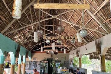 Hotel Mbuyuni Beach Village